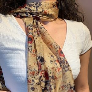Flower pattern scarf